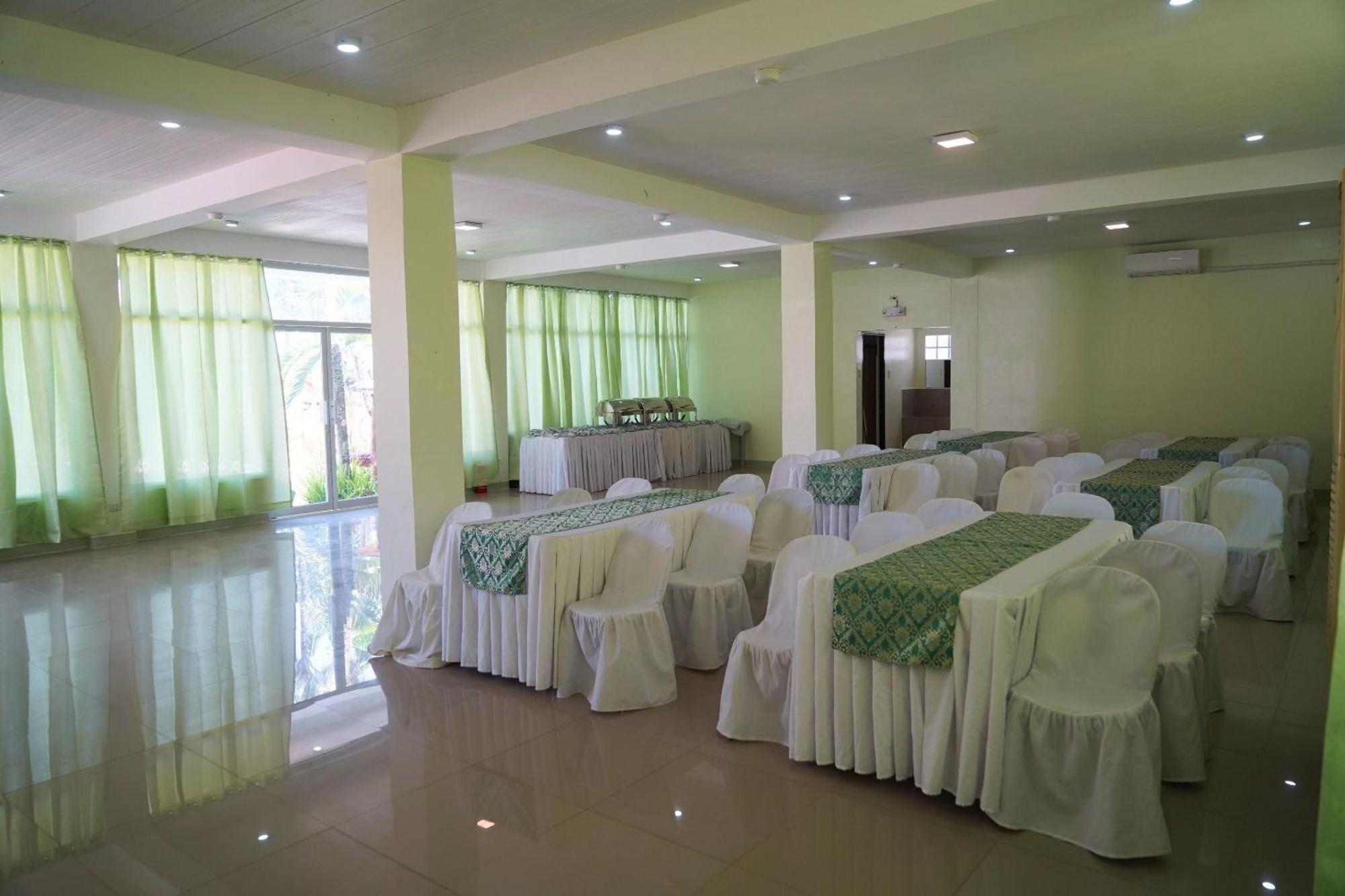 Hidden Valley Mountain And Wavepool Resort Pinamungahan Buitenkant foto